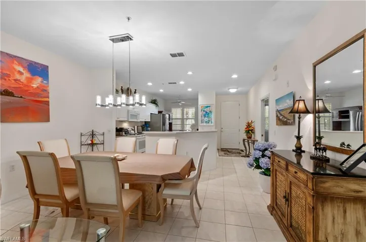 4853 Hampshire Ct 105, Naples, Florida 34112