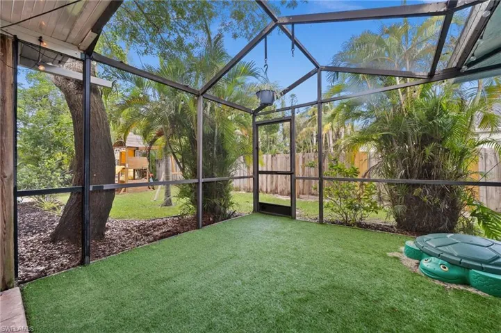 770  Wilson  AVE, Fort Myers, FL 33919