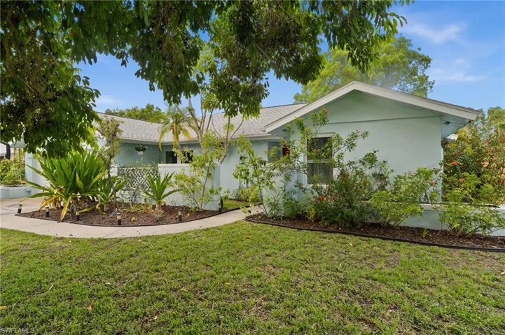 770  Wilson  AVE, Fort Myers, FL 33919