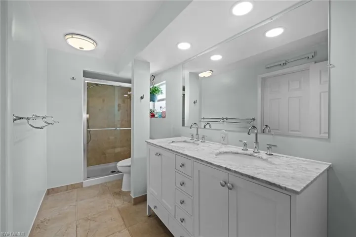 770  Wilson  AVE, Fort Myers, FL 33919