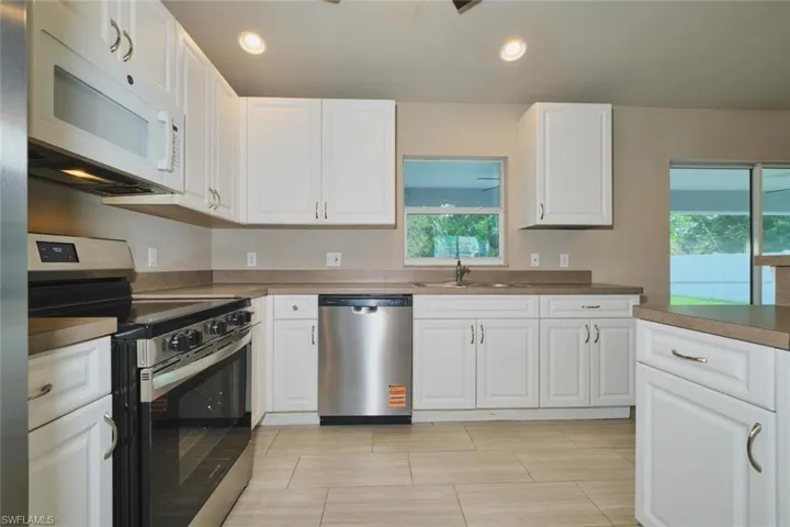 235 Sw 12th St, Cape Coral, Florida 33991