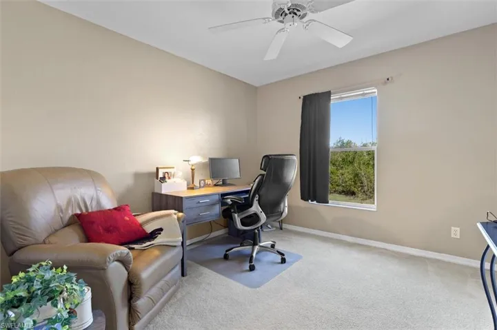 Office space/ 2nd bedrooms