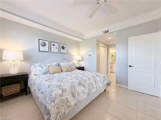 8555  Naples Heritage  DR, Naples, FL 34112