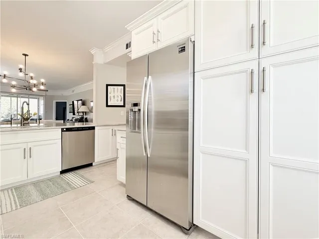 8555  Naples Heritage  DR, Naples, FL 34112