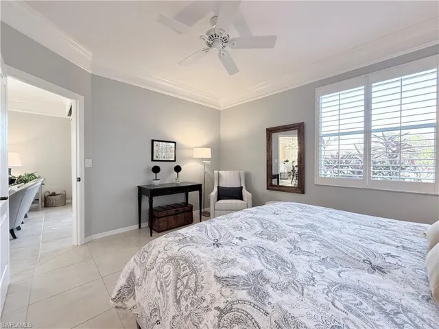 8555  Naples Heritage  DR, Naples, FL 34112