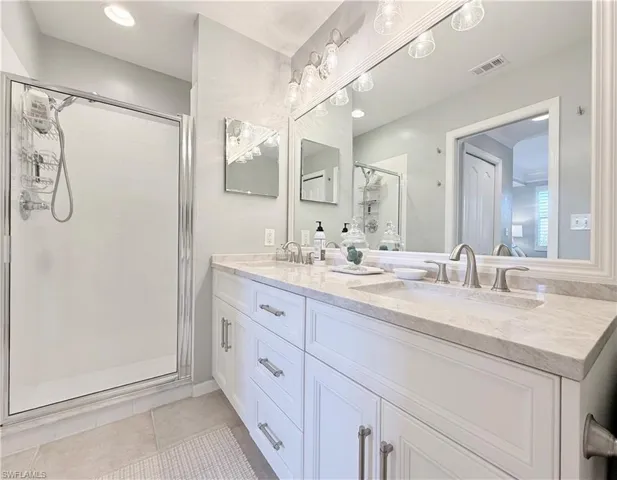 8555  Naples Heritage  DR, Naples, FL 34112