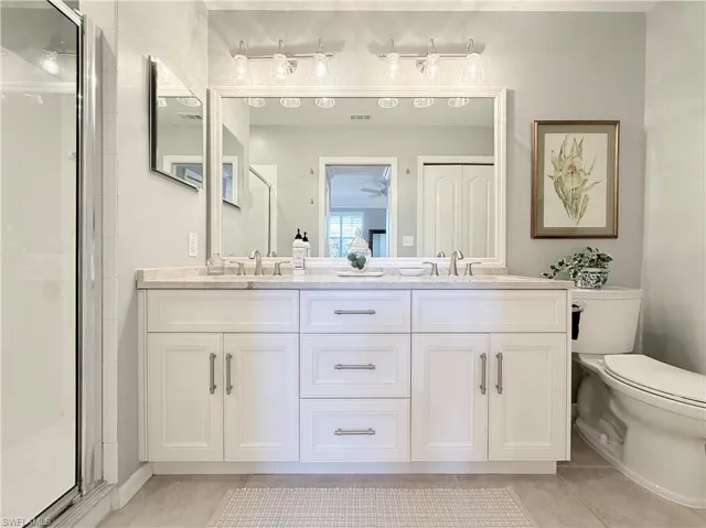 8555  Naples Heritage  DR, Naples, FL 34112