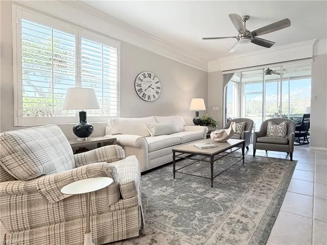 8555  Naples Heritage  DR, Naples, FL 34112