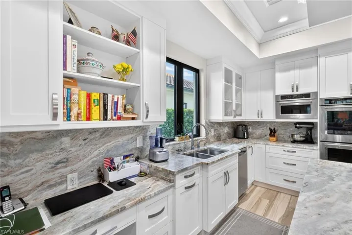 519  97th N AVE, Naples, FL 34108