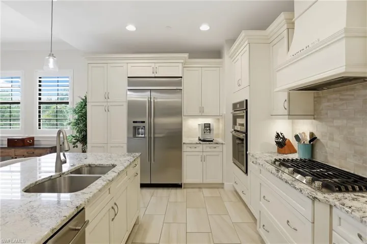 16378  Viansa  WAY, Naples, FL 34110