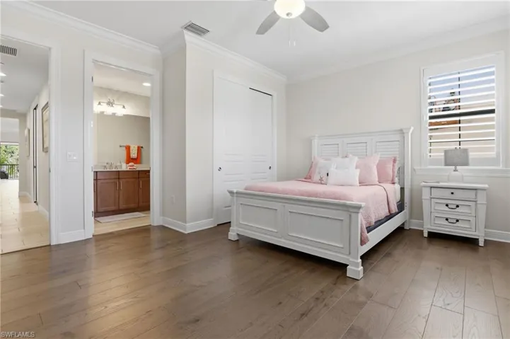 16378  Viansa  WAY, Naples, FL 34110