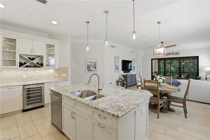 16378  Viansa  WAY, Naples, FL 34110