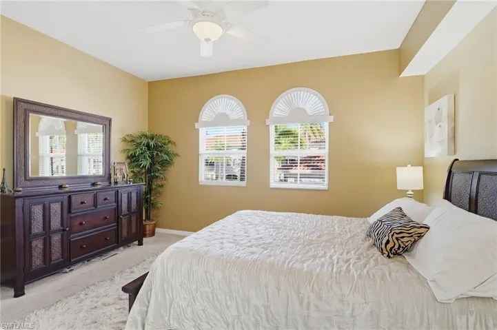 Queen size bed