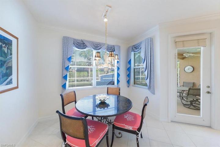 kitchen eating nook