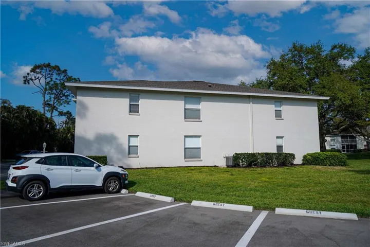 1392  Churchill  CIR, Naples, FL 34116