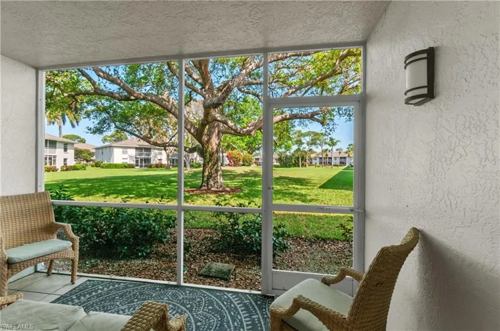 1392  Churchill  CIR, Naples, FL 34116