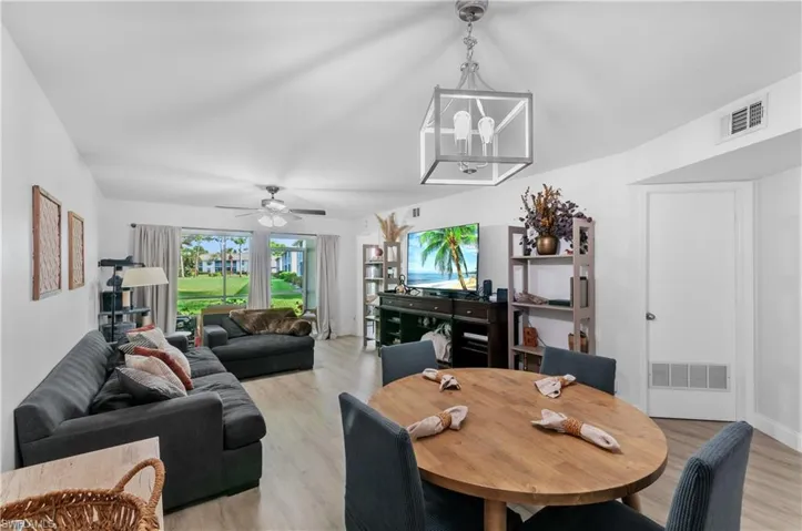 1392  Churchill  CIR, Naples, FL 34116