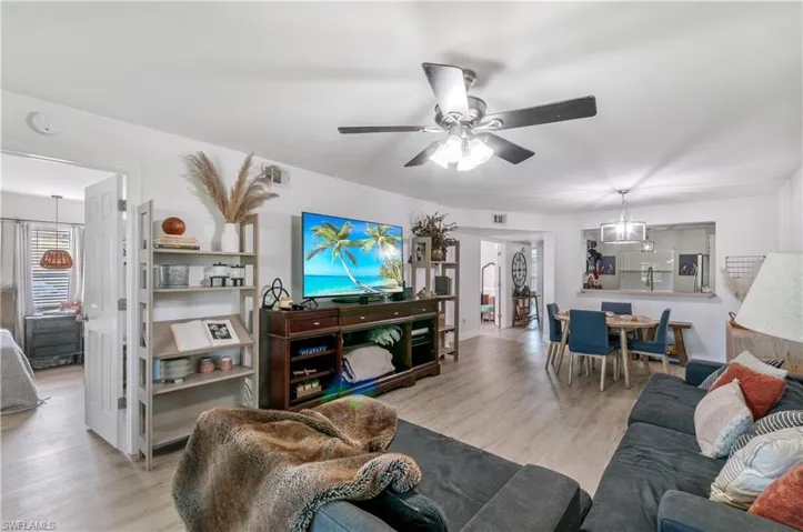1392  Churchill  CIR, Naples, FL 34116