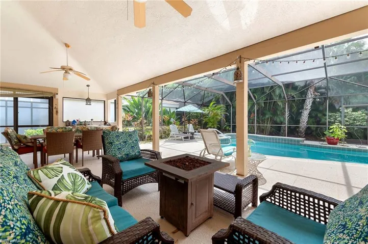 59 Grey Wing Pt, Naples, Florida 34113