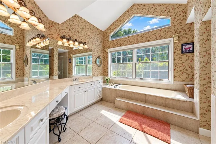 59 Grey Wing Pt, Naples, Florida 34113
