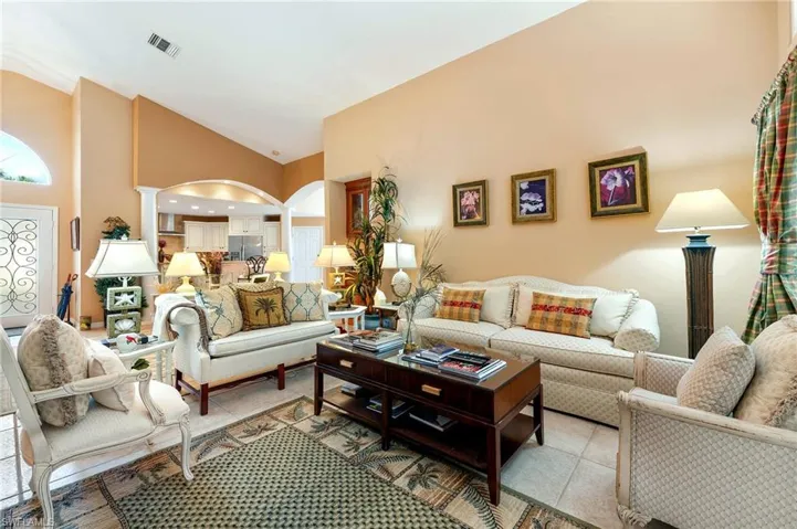 59 Grey Wing Pt, Naples, Florida 34113