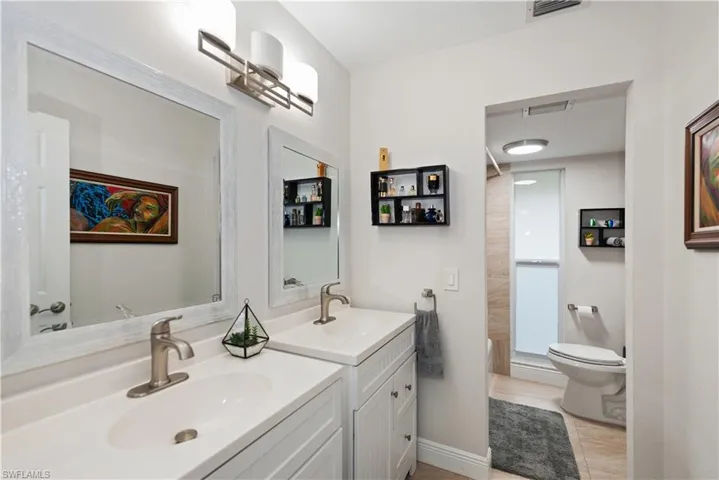221  Palm  DR, Naples, FL 34112