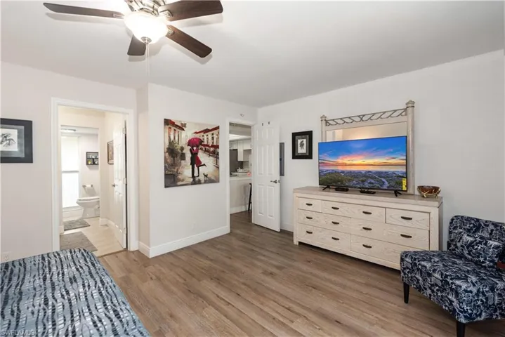 221  Palm  DR, Naples, FL 34112