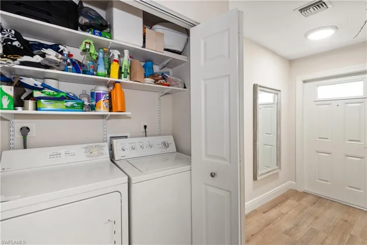 221  Palm  DR, Naples, FL 34112