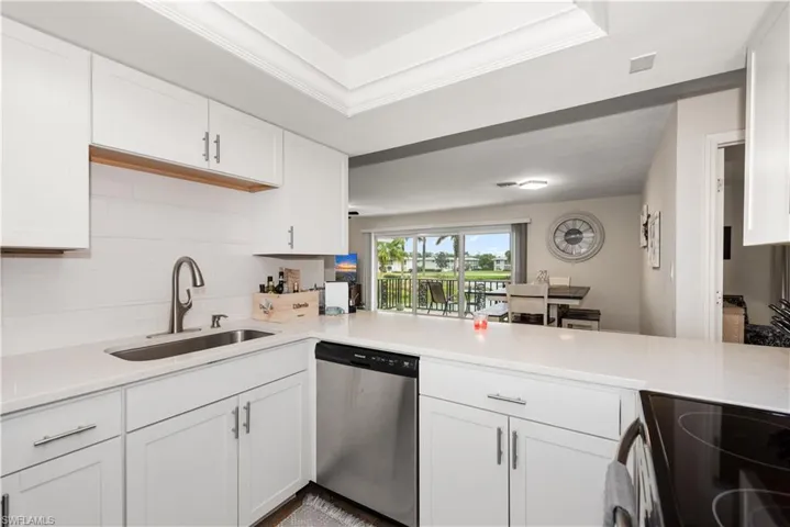 221  Palm  DR, Naples, FL 34112