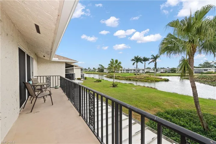221  Palm  DR, Naples, FL 34112