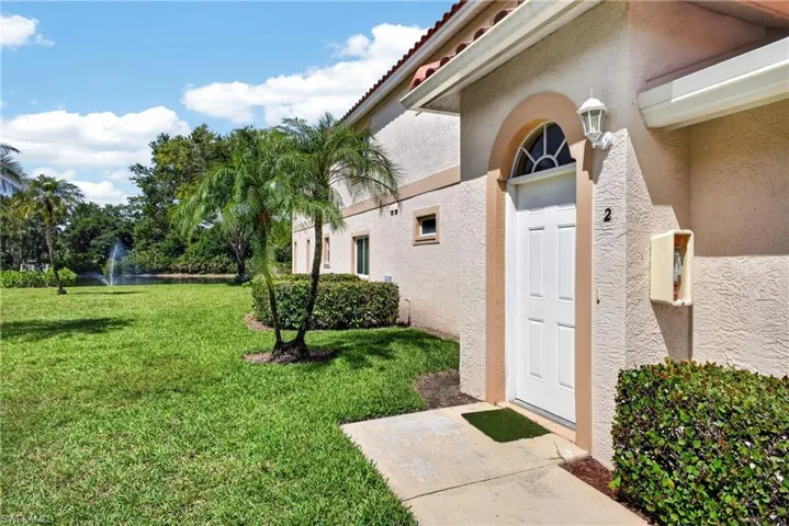 705 Luisa Ln 822, Naples, Florida 34104