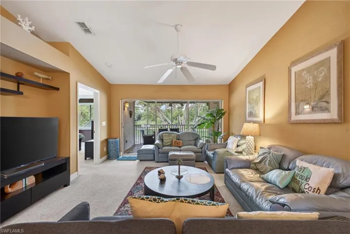 705 Luisa Ln 822, Naples, Florida 34104