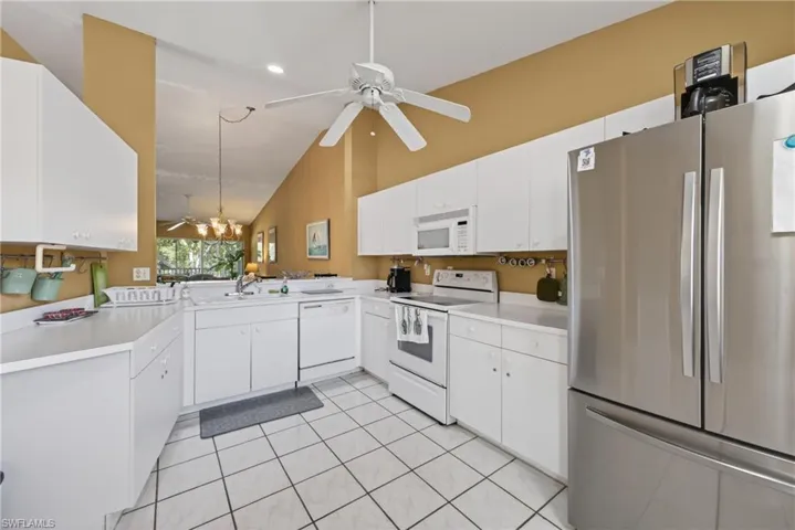 705 Luisa Ln 822, Naples, Florida 34104