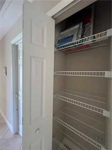 Nice sized linen closet.