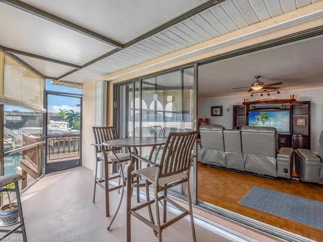 851 Perrine Ct, Marco Island, Florida 34145