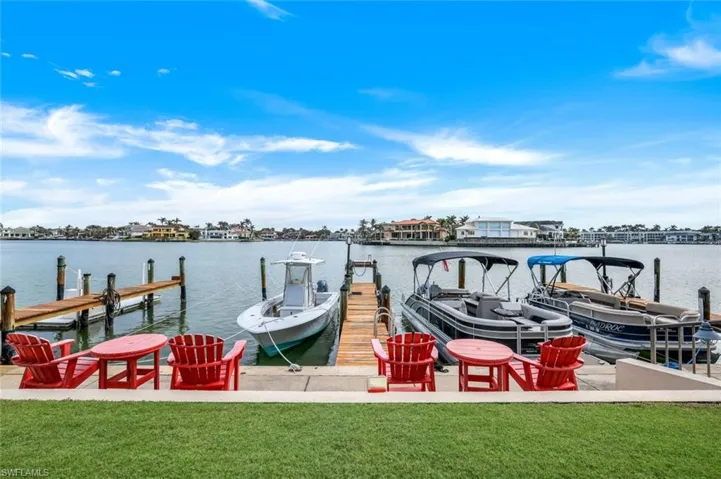 3200  Gulf Shore N BLVD, Naples, FL 34103