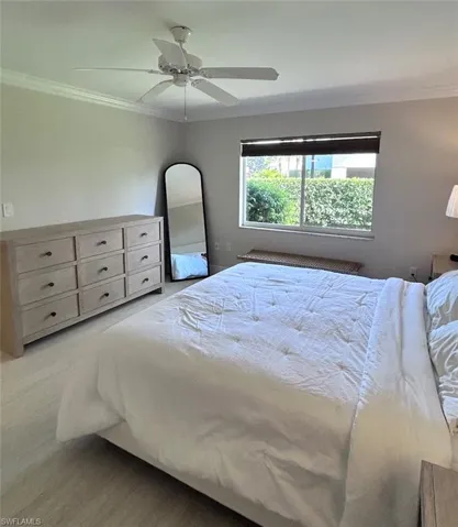 3200  Gulf Shore N BLVD, Naples, FL 34103