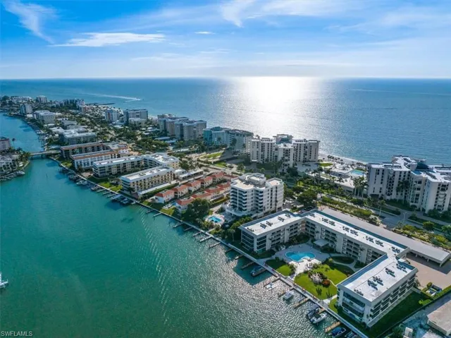 3200  Gulf Shore N BLVD, Naples, FL 34103