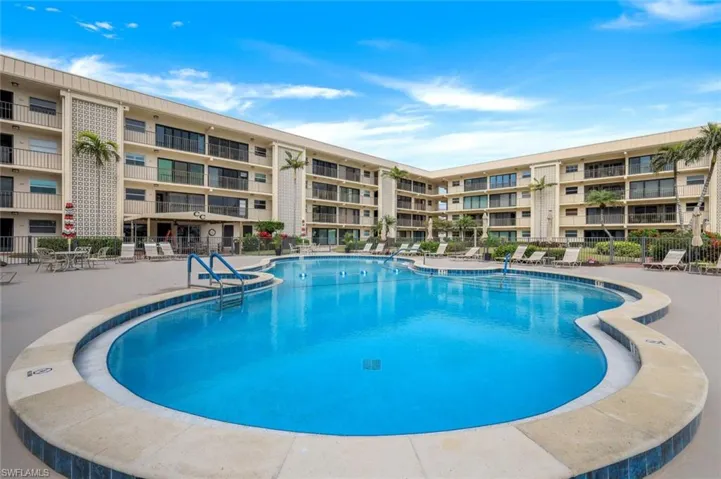 3200  Gulf Shore N BLVD, Naples, FL 34103