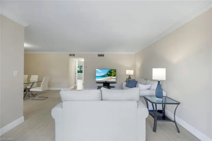 3200  Gulf Shore N BLVD, Naples, FL 34103