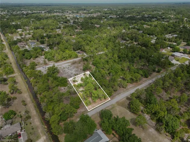 403 Wellington Ave. Lehigh Acres FL - lot outlines are approximate and buyer to verify with survey or other means