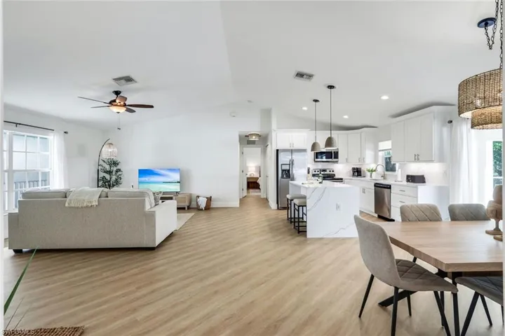3322 Oasis Blvd, Cape Coral, Florida 33914