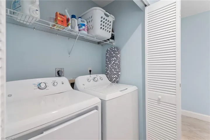 511  Club Side  DR, Naples, FL 34110
