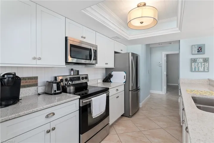 511  Club Side  DR, Naples, FL 34110