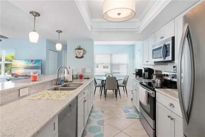 511  Club Side  DR, Naples, FL 34110