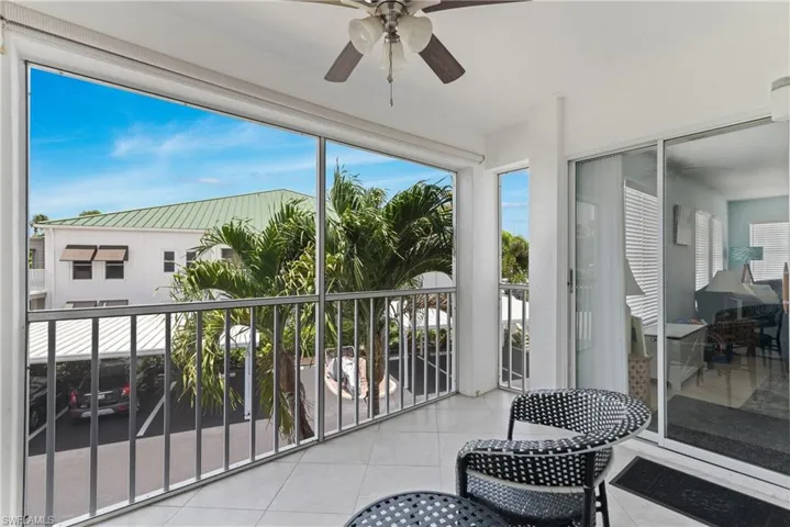 511  Club Side  DR, Naples, FL 34110