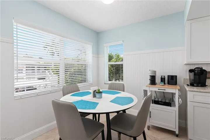 511  Club Side  DR, Naples, FL 34110