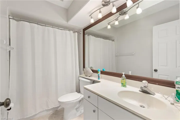 511  Club Side  DR, Naples, FL 34110