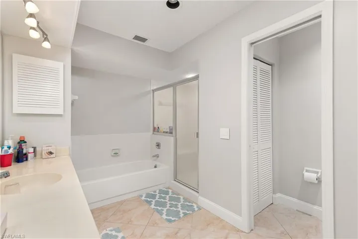 511  Club Side  DR, Naples, FL 34110