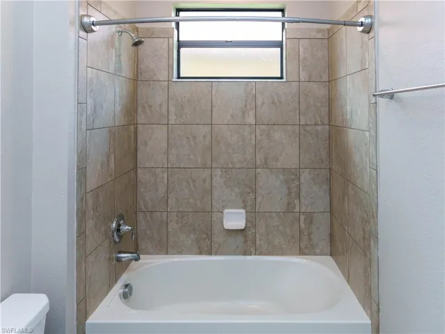 1588 Vizcaya Ln, Naples, Florida 34113